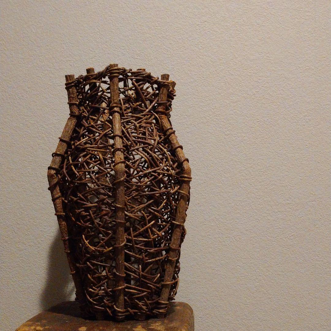 木のつるで編んだ籠　花入れ　ビンテージ