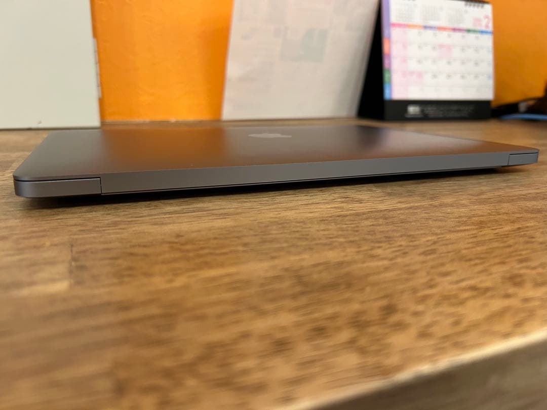 Apple MacBook Air (M1, 2020) 本体