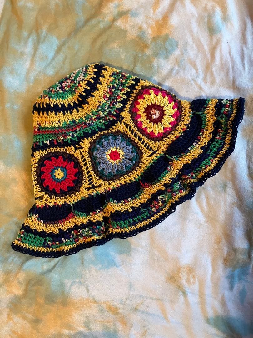 ハンドメイド☺︎グラニースクエア☺︎クロシェバケットチューリップハット☺︎カラフル