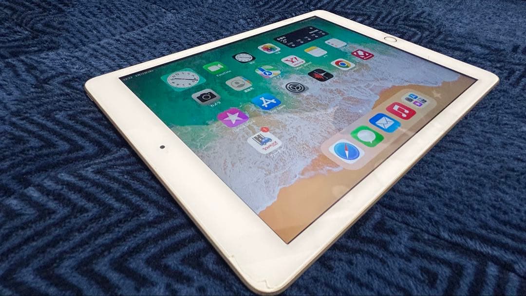 （美品）iPad 9.7インチ 第5世代 Gold 32GB WiFiモデル