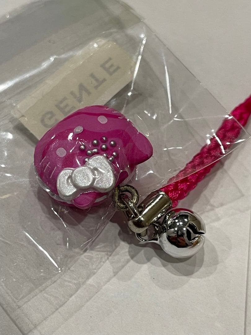 ハローキティ　ストラップ　根付　マカロン