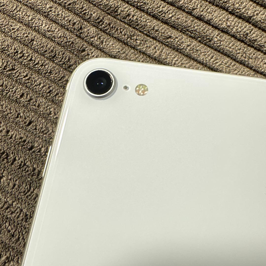 Apple iPhone SE第二世代 ホワイト 64GB