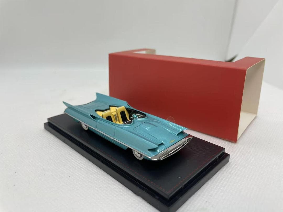 4R-775 HRN-Model 1/64 リンカーン フューチュラ