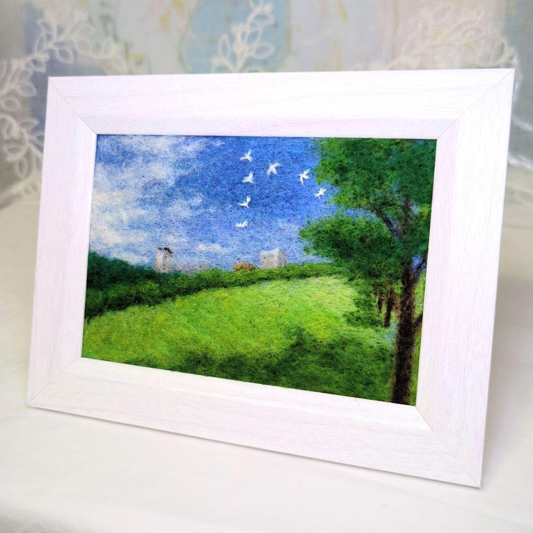 羊毛フェルト 刺繍「夕暮れのコスモスと⋯」「緑いっぱいの公園a」フレーム2点