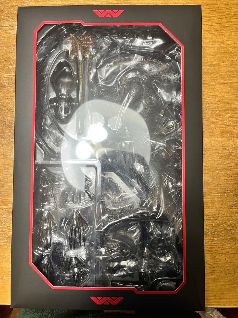 ホットトイズ　エイリアン　ロムルス　スコーチドゼノモーフ